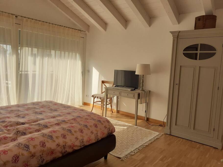 Elegant House With A Garden Apartment Mira Luaran gambar