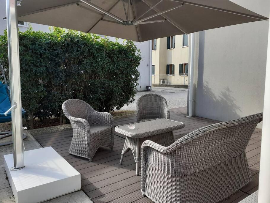 Elegant House With A Garden Apartment Mira Luaran gambar